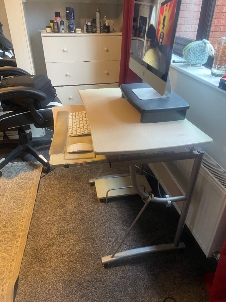 image for Cool computer table