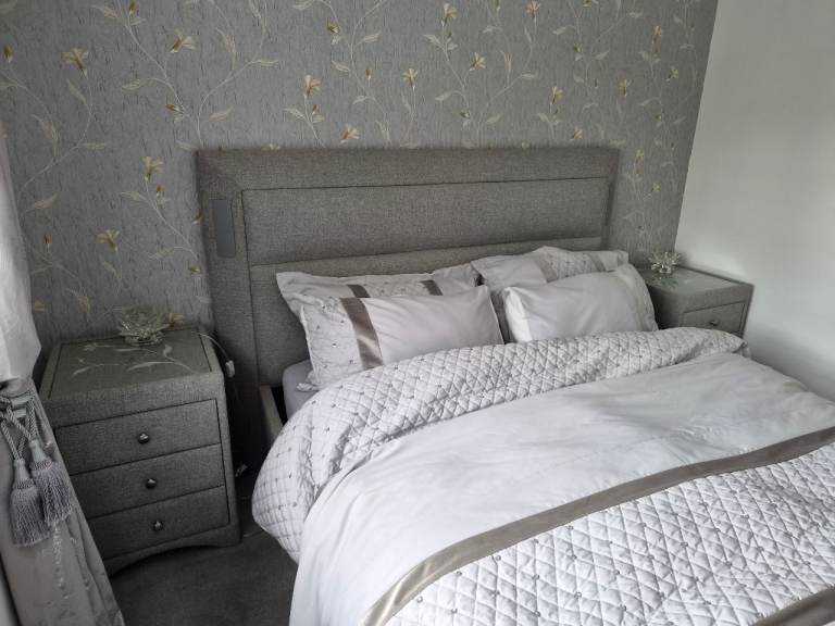 TV King size bed