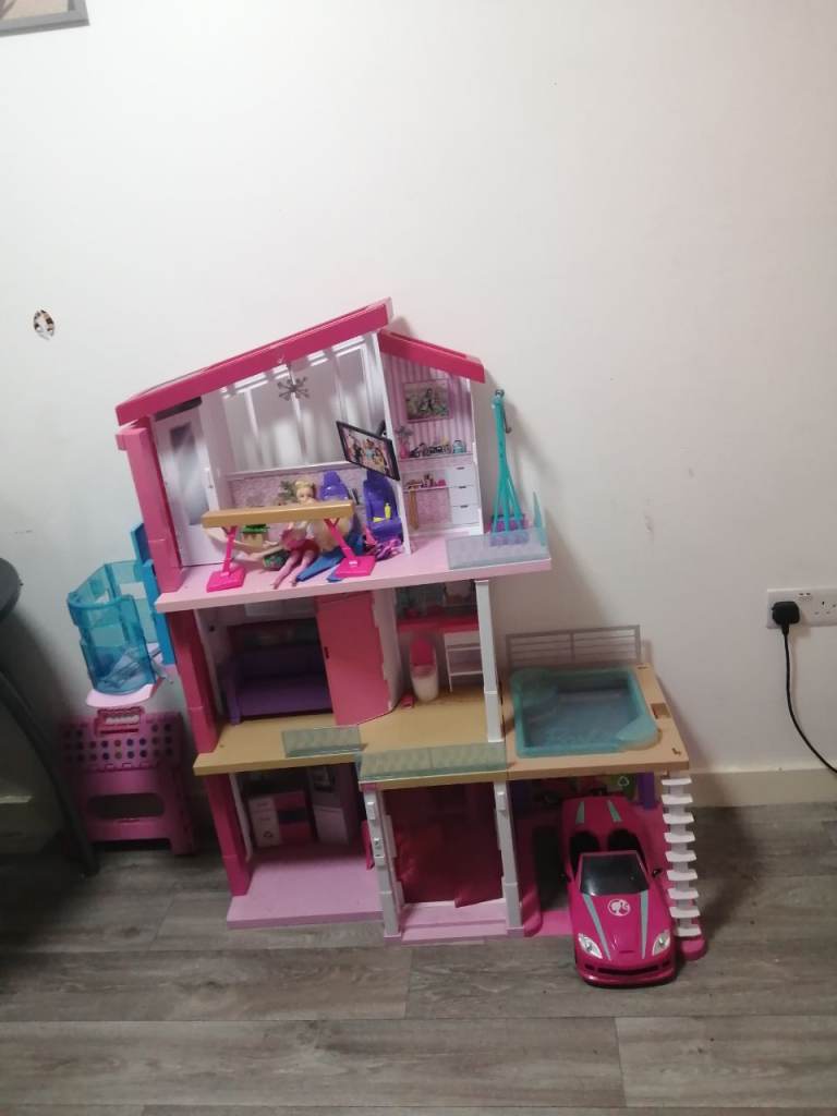 Barbie Dream House 