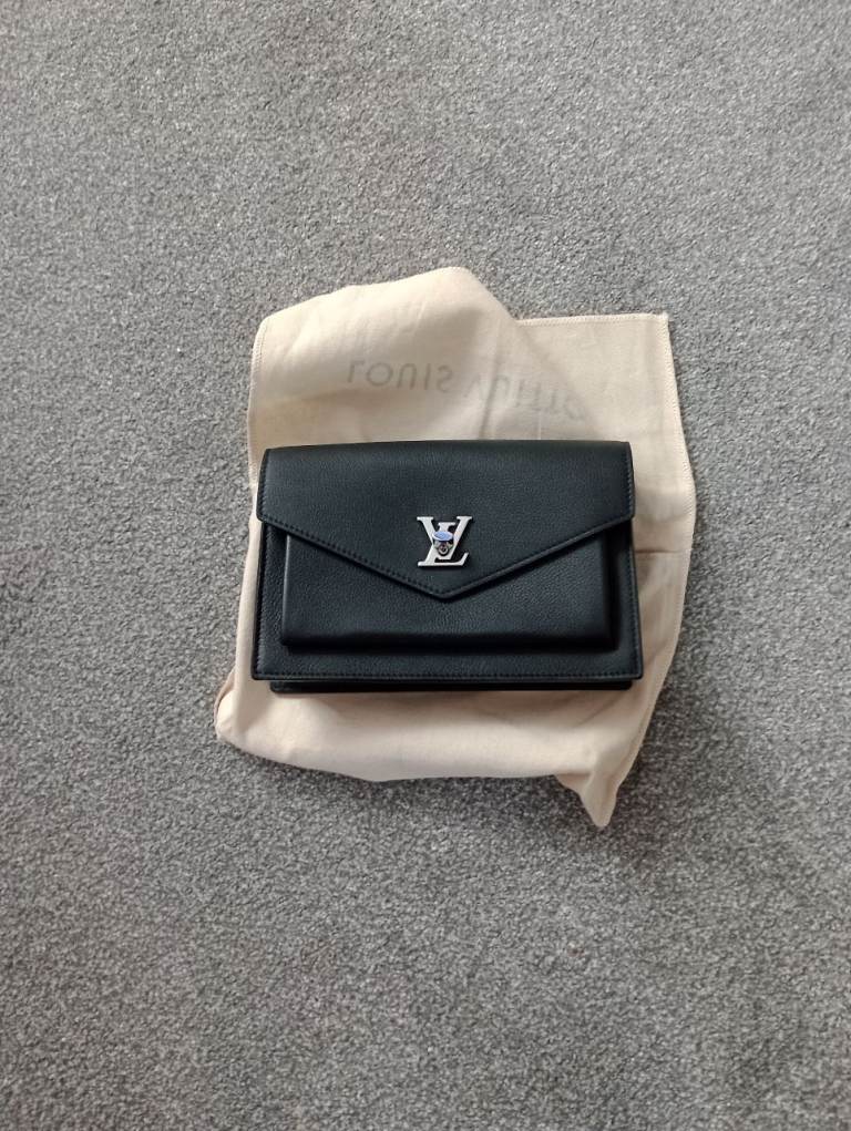Louis Vuitton pochette chain mylockme 