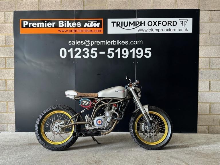 STUNNING LOW MILEAGE 2019/69 CCM SPITFIRE MOTORCYCLE 