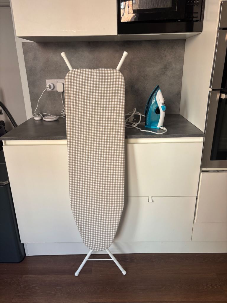 Iron board + iron