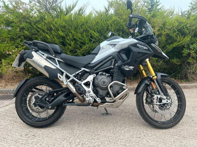 2023 23 TRIUMPH TIGER 1200 RALLY PRO ADVENTURETOUREREXPLORER9k MILES1 OWNER