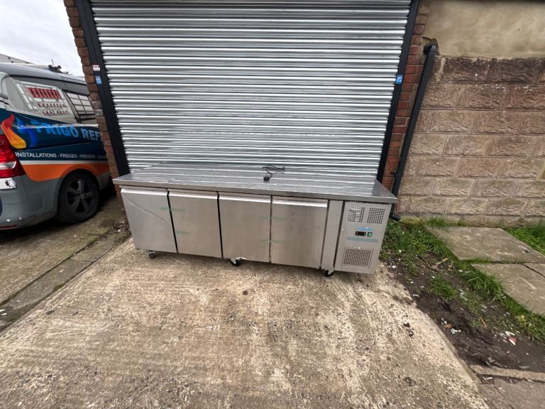 Commercial undercounter 4 door bench fridge brand new b grade 