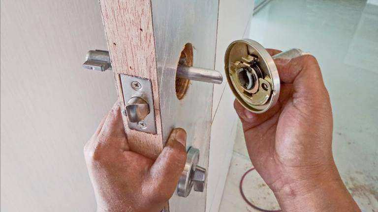 Professional Locksmith Good Prices Covering East London and Essex - Emergency Call Outs!