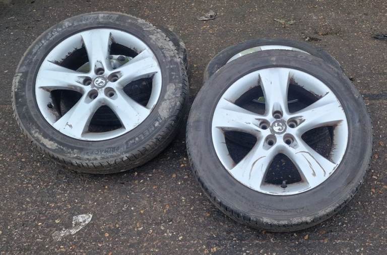 Vauxhall Astra J x4 215/55/17 Inch Alloy Wheels And Tyres 2013
