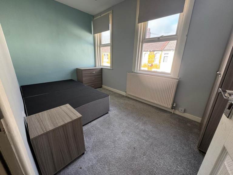 Room Available NOW to let in Albion Street