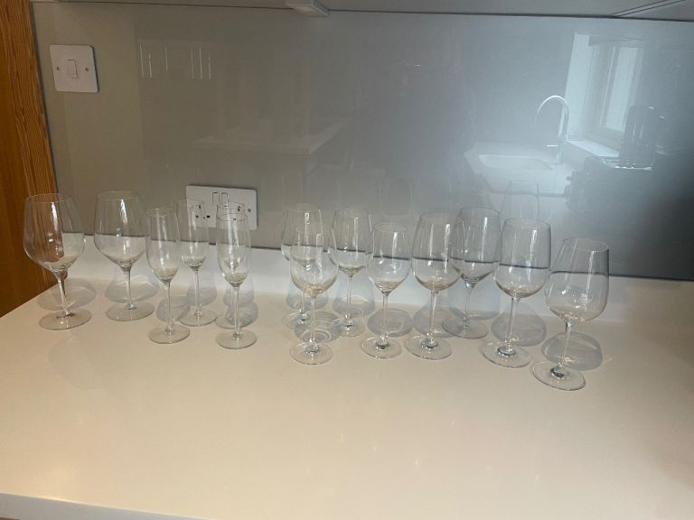 Wine glasses 