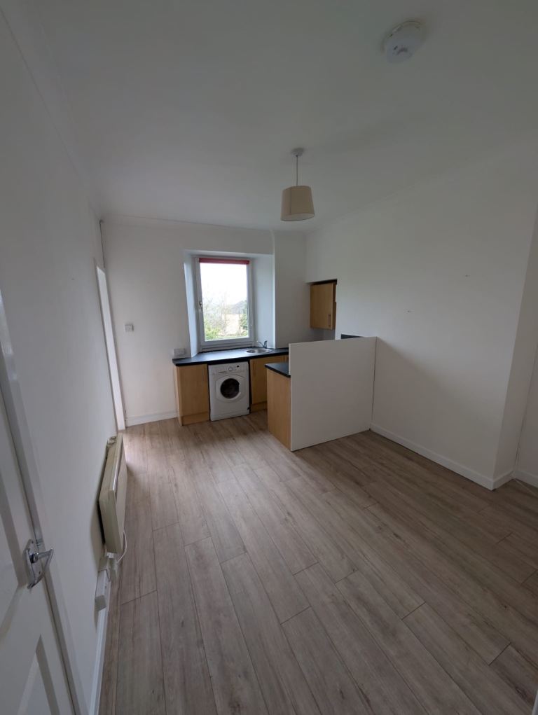 High Station Flat to let