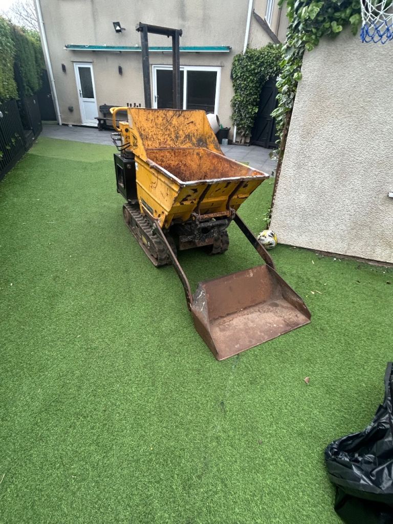 JCB petrol tracked high lift Dumper Td10 in good work in order with front loading bucket