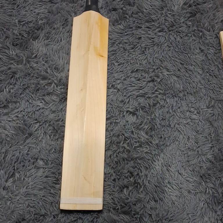CA coustem made bat fully knocked and ready to play 