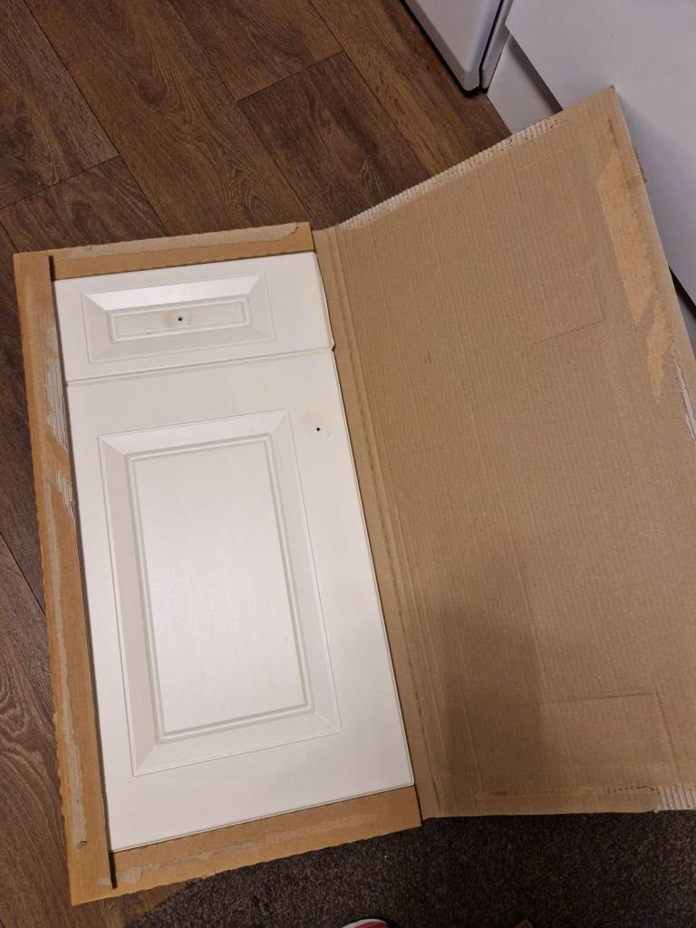 Magnet kitchen doors and drawers white 