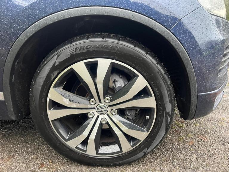 2014 Volkswagen Touareg 3.0 TDI V6 BlueMotion Tech R-Line Tiptronic 4WD Euro 5 (s/s) 5dr ESTATE D...