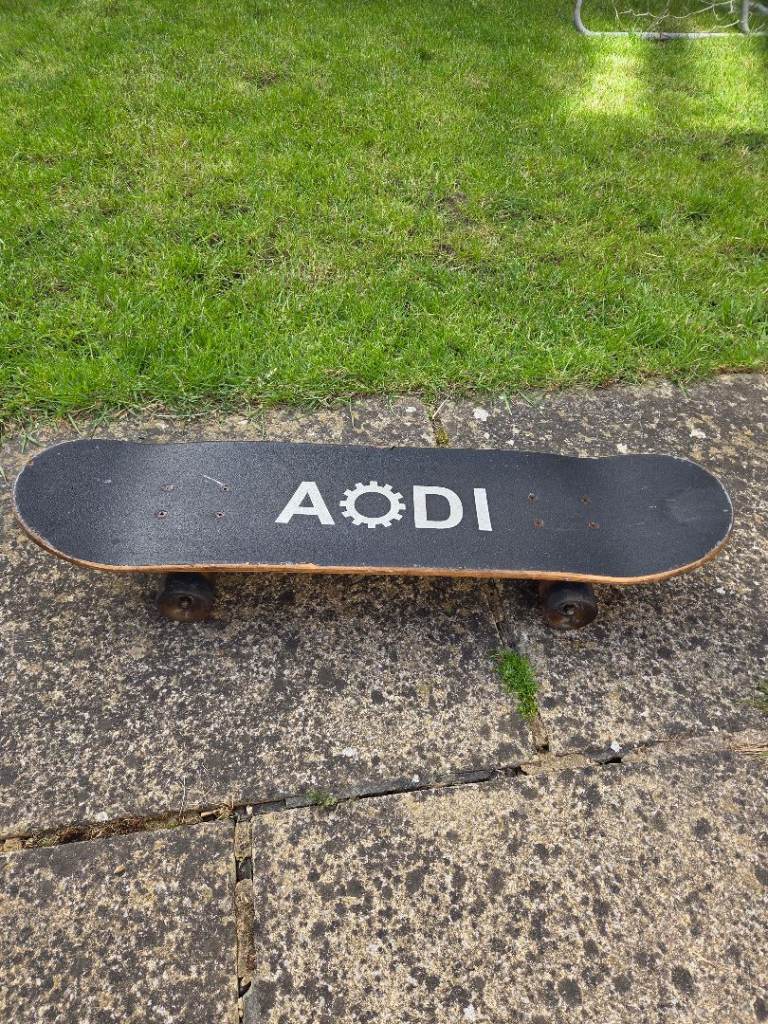 Skateboard for Sale – Ready to Ride! Great condition