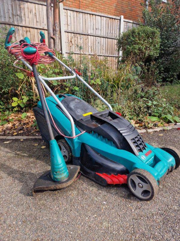 Lawn mower and strimmer Bosch 