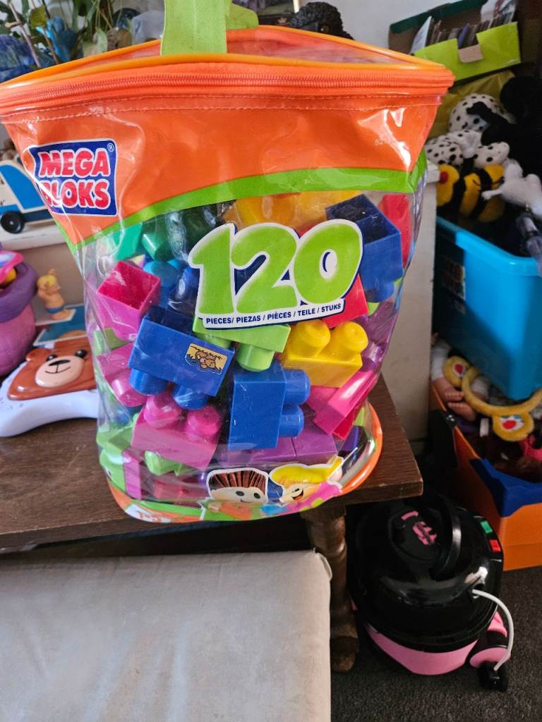 Mega Bloks 120-Piece Set – Colourful Building Blocks, Good Condition