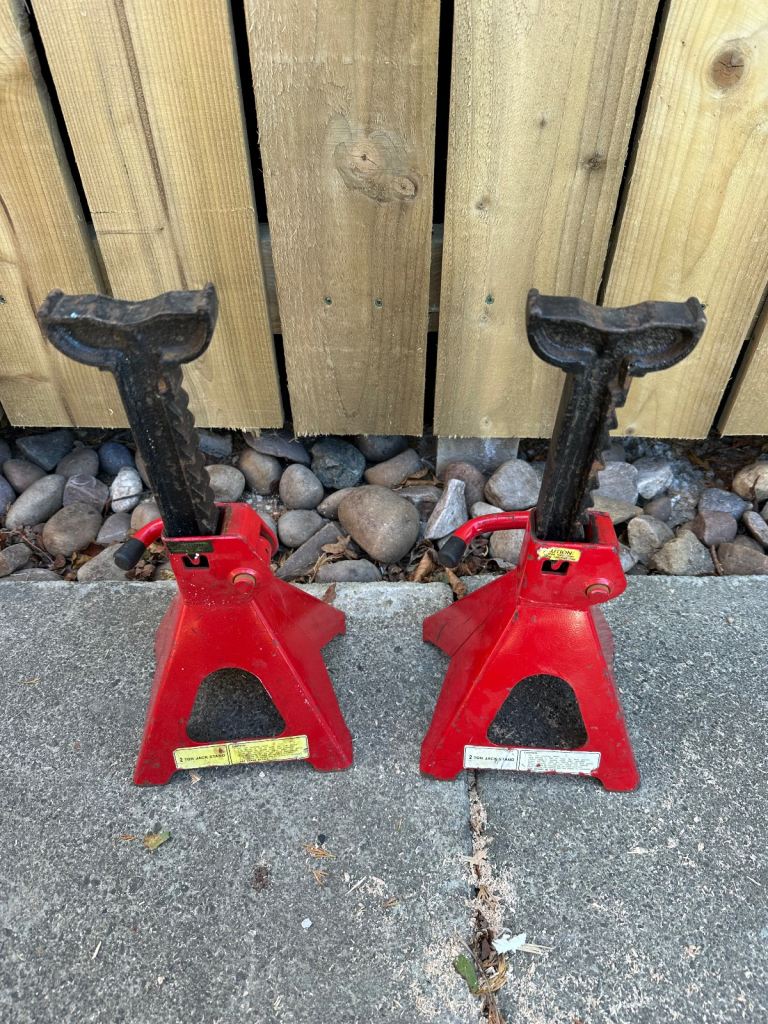 Car jacks 2 tonne