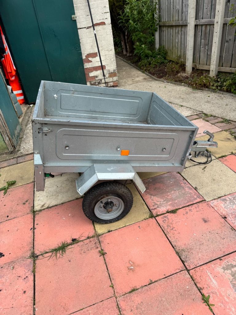 Erde tipping trailer