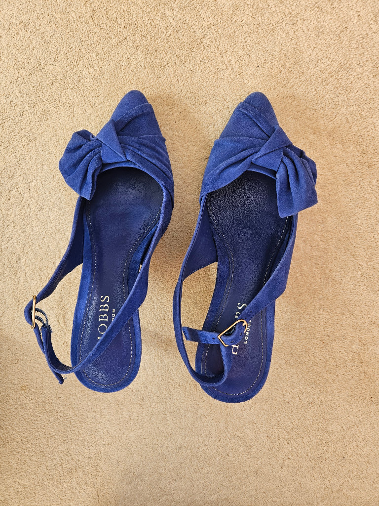 Hobbs Francis Slingback. Cobalt. Size 6