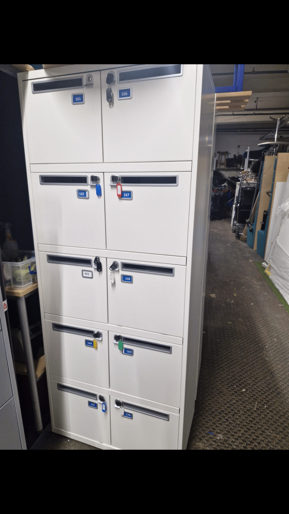 Lockers with 10 spaces gym lockers school lockers office lockers staff lockers (15 available)