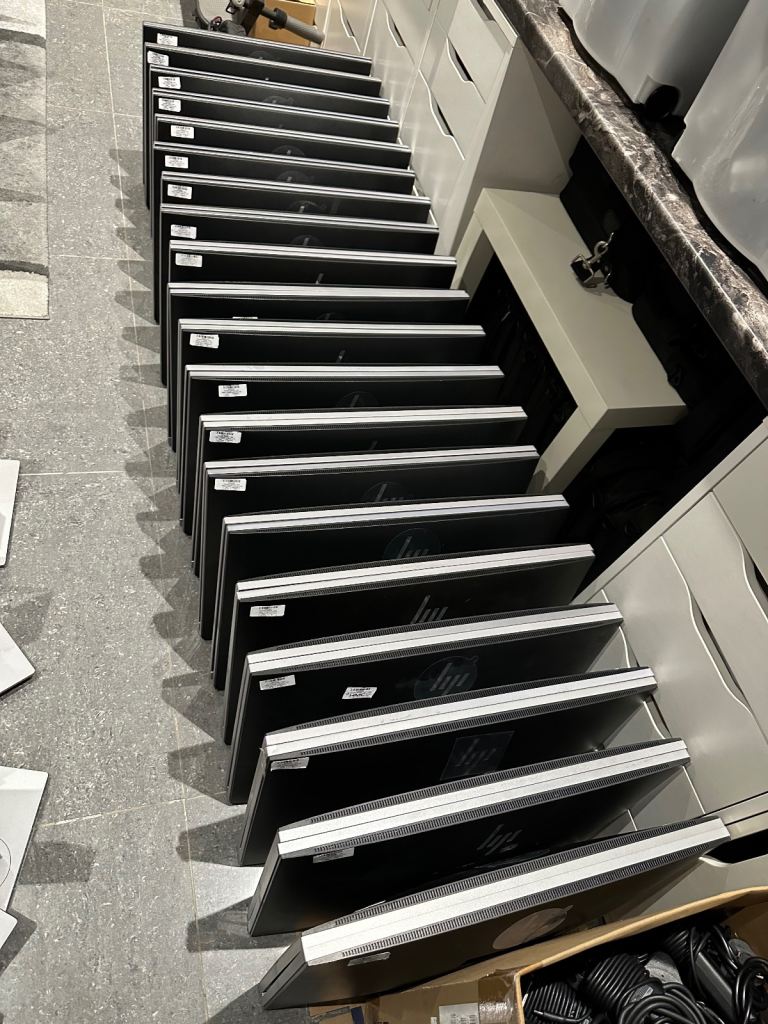 Joblot 40x HP E243 24” EliteDisplay Monitors With Stand And Power Supply