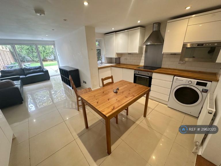 5 bedroom house in Choumert Rd, Peckham Dulwich , Canary Wharf London B Camberw (5 bed) (#2962020)