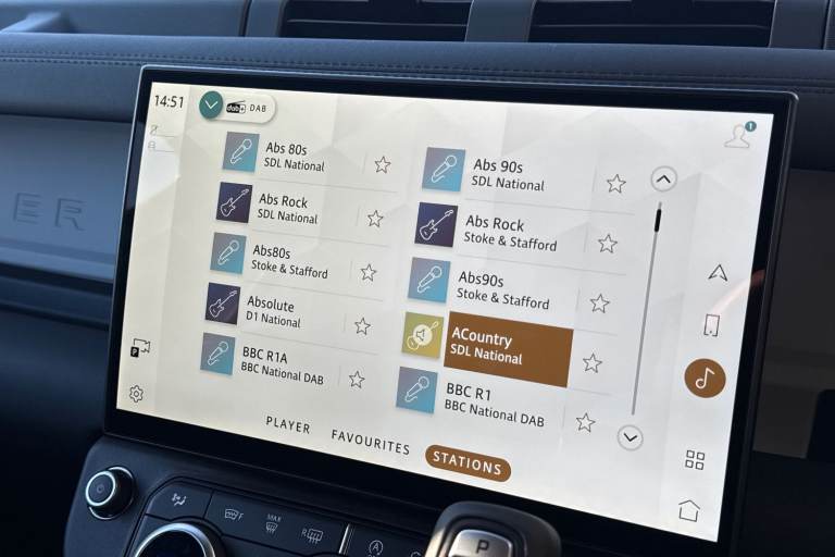 2025 Land Rover Defender 110 3.0 D250 MHEV X-Dynamic SE Auto 4WD Euro 6 (s/s) 5dr SUV Automatic