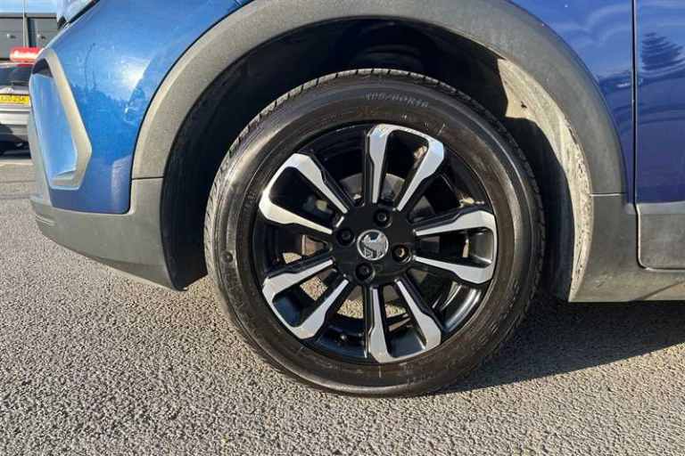 2022 Vauxhall Crossland 1.2 Design 5dr HATCHBACK PETROL Manual