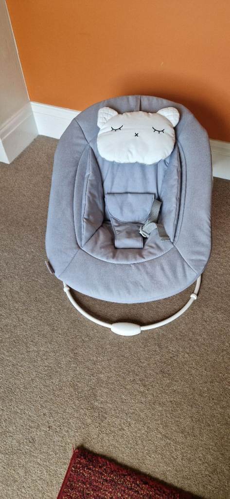 HAUCK BABY BOUNCER. IN EXCELLENT CONDITION.