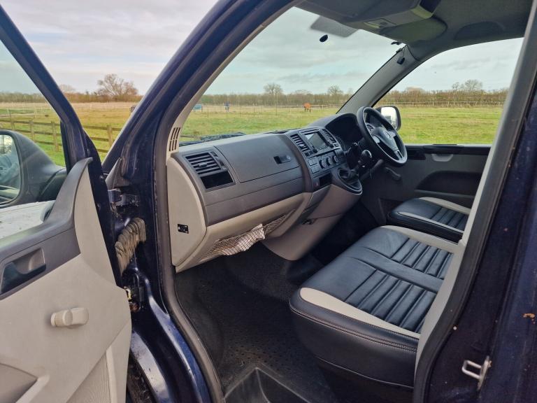 2011 VW Volkswagen Transporter Blue High Roof 6 Seat Crew Cab  Drives Perfect