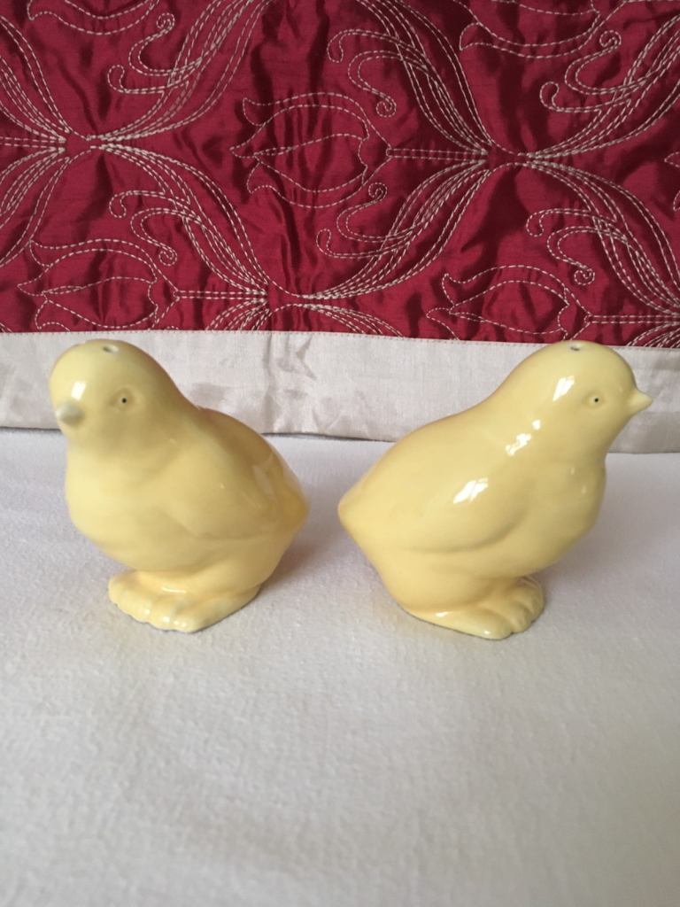 Collectable Yellow Chicks Baby Chickens Salt & Pepper Shakers