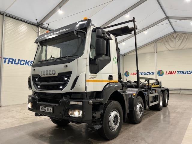 Iveco Trakker 310 8x4 Day Cab Hookloader