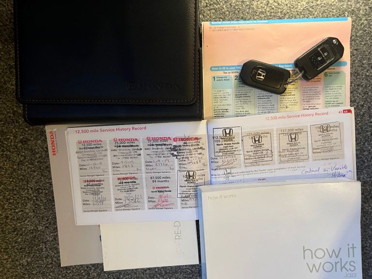 2018 18 Honda Jazz Sport 1 Owner FHSH 13 Stamps Full Mot  2 Keys Sensors Yaris