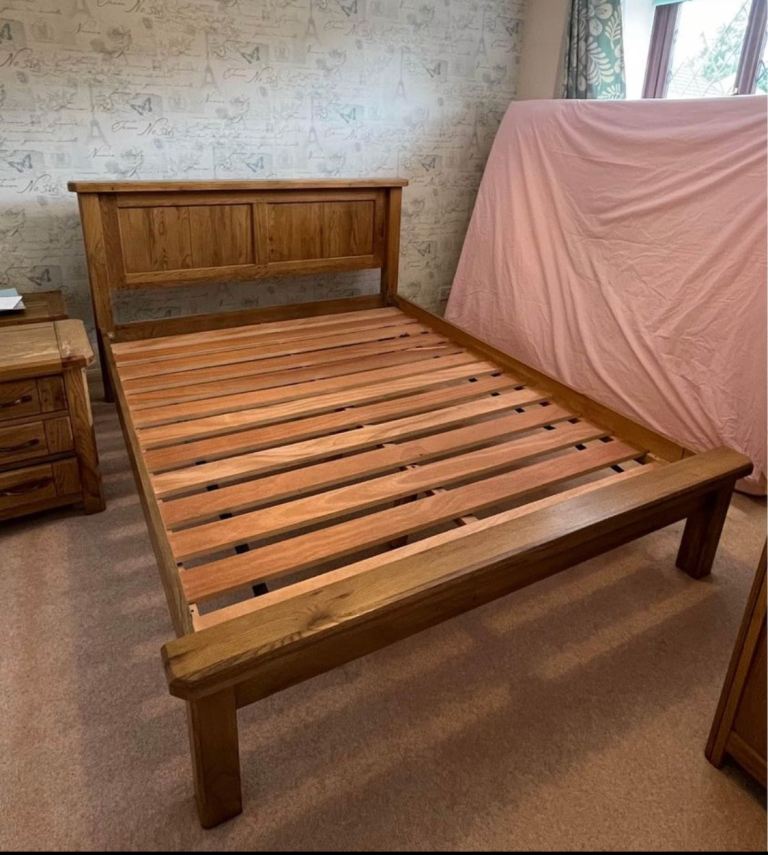 Exceptional rustic oak double bed, bedside table and dresser 150cm long excellent condition