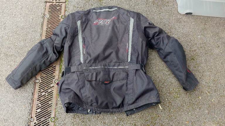 RST Motorcycles Jacket - Large (Sauchen)area)