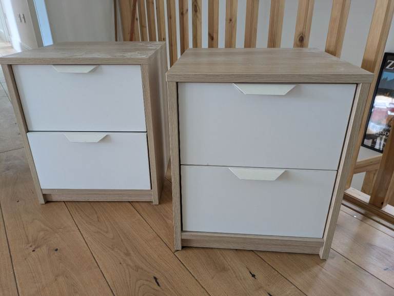Pair of Bedside Tables with 2 Drawers – Light Wood & White