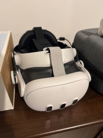 Meta Quest 3 512GB + Accessories | in Cardonald, Glasgow | Gumtree