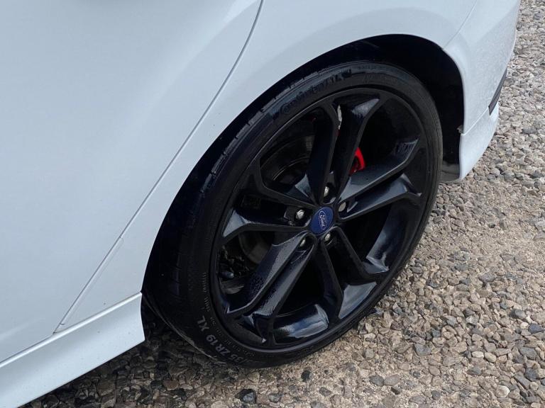 2015 Ford Focus 2.0T EcoBoost ST-2 5dr HATCHBACK PETROL Manual