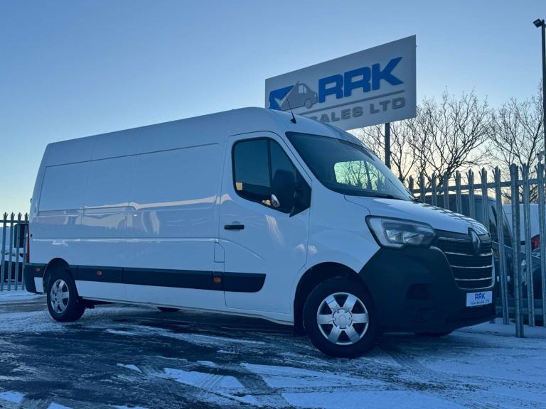 2022 Renault Master LM35dCi 135 Business+ Medium Roof Van PANEL VAN DIESEL Manual