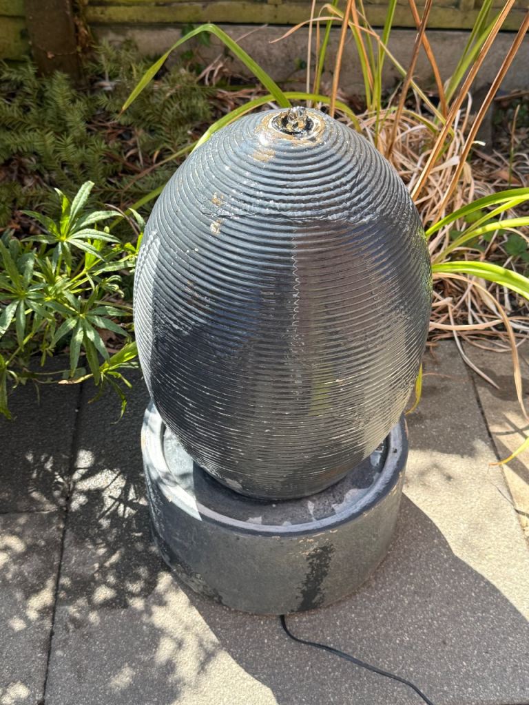 Water fountain for the garden 