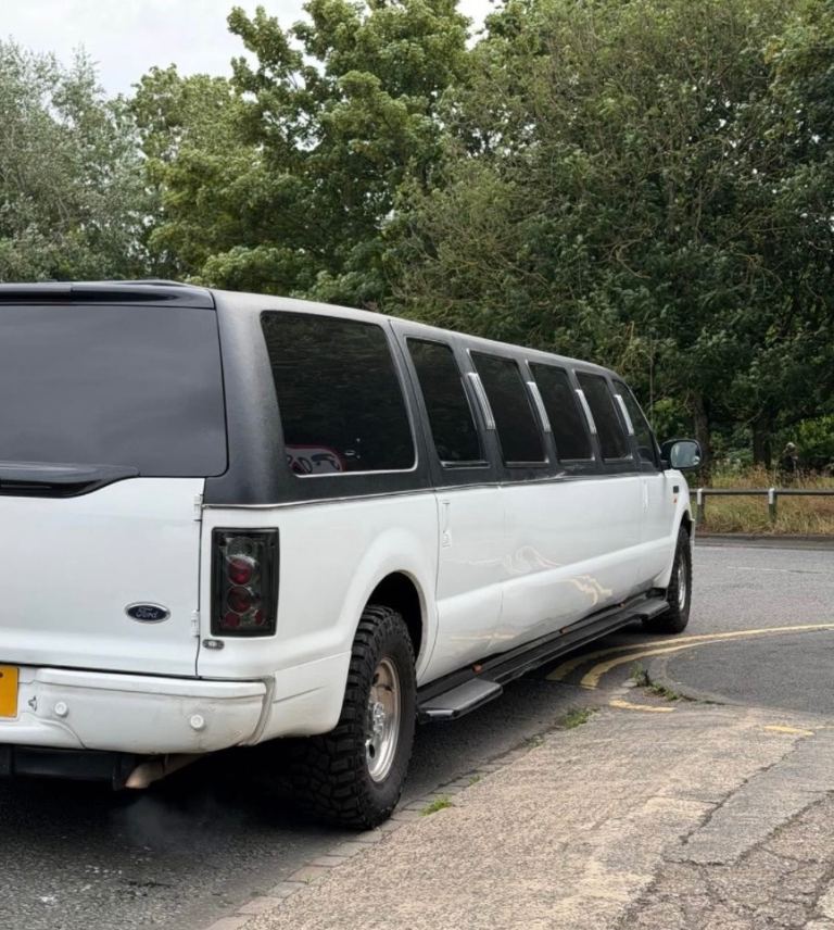 Ford Excursion Limousine 6.8 V10
