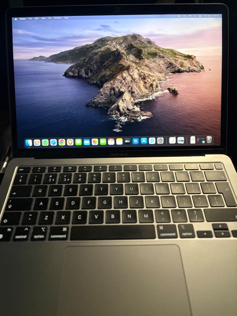 MacBook Air M1 13inch 256gb