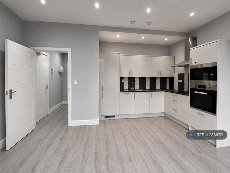 1 bedroom flat in Bentley Road, Liverpool, L8 (1 bed) (#2888721)
