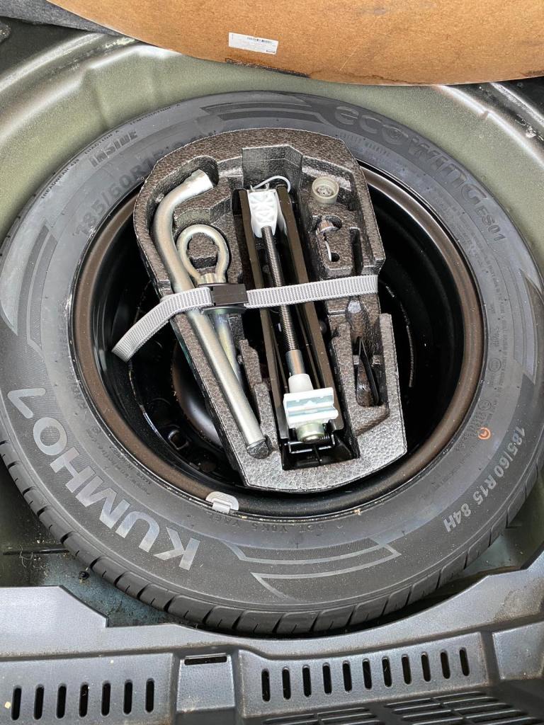 New Spare Tyre 185/60 R15 84H with Jack and Tools for Seat Ibiza 1.4 2014 Kumho