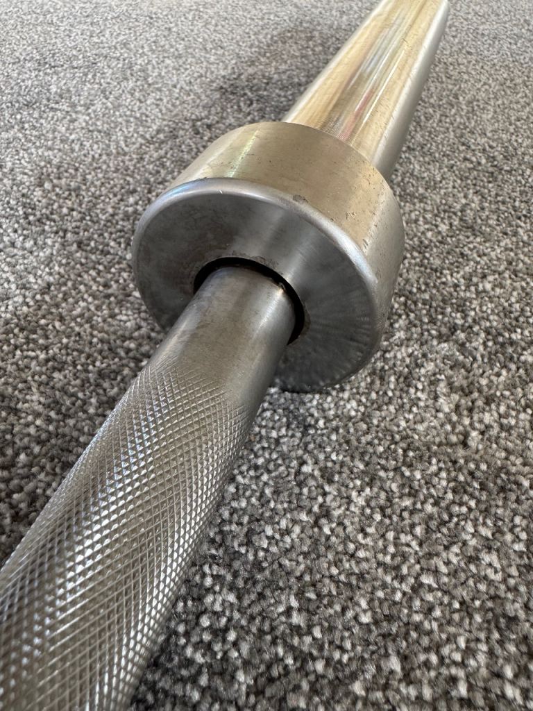 NEW 6ft 2 inch 12.5kg Olympic barbell set + 20kg trigrip weight plates (2x10kg)