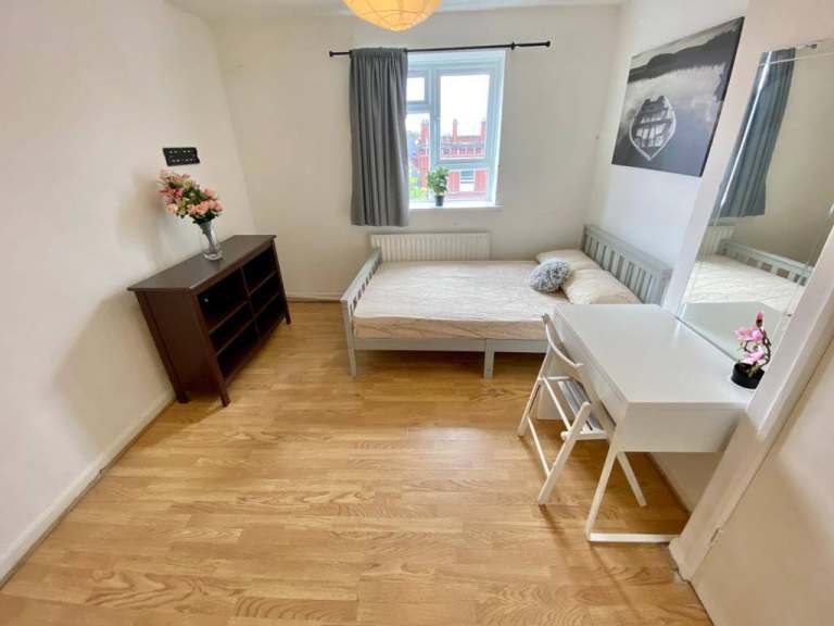 ⏳Limited-Time Special🌹Bright Double Room Available Now | Zone 2