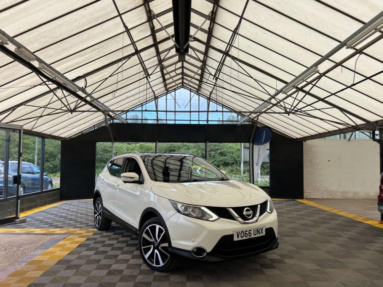 2016 Nissan Qashqai 1.6 Qashqai Tekna DiG-T 5dr SUV Petrol Manual