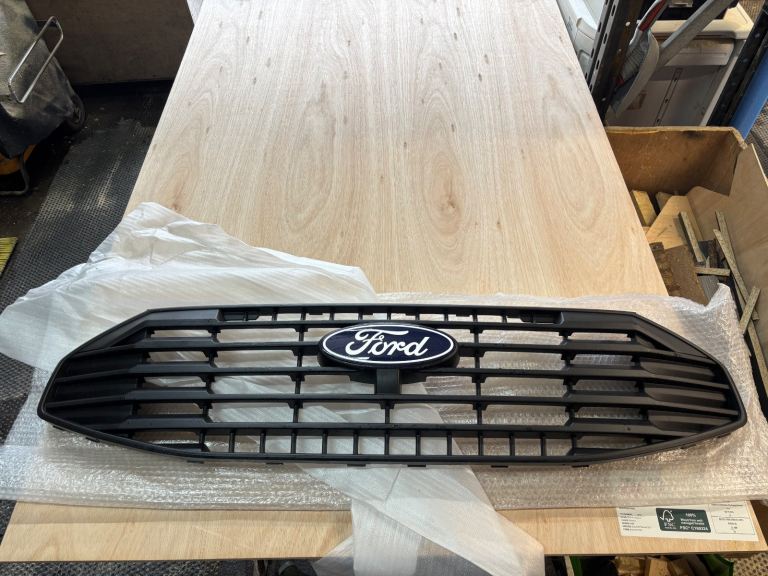 Transit Custom Front Grille 2024 - 2025