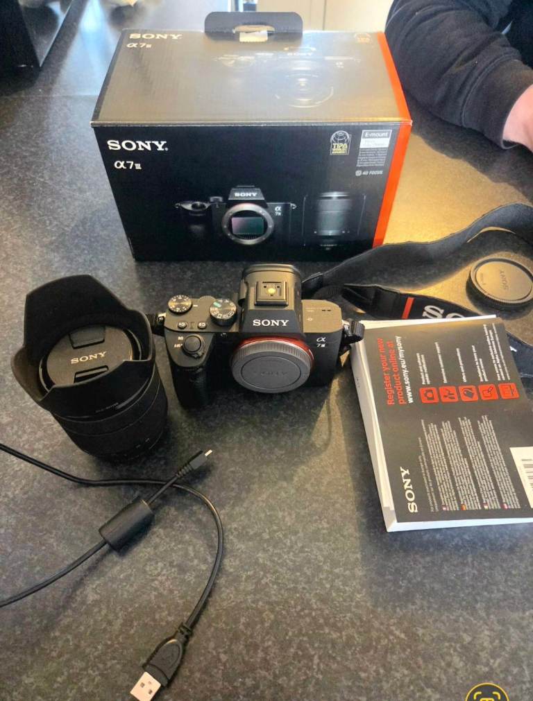  Sony a7 III Mirrorless Camera + FE 28-70mm f/3.5-5.6 OSS Lens like  brand new 