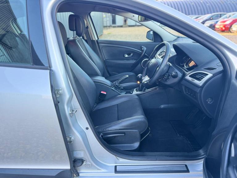 2009 Renault Megane 1.9 dCi Privilege Euro 4 5dr HATCHBACK Diesel Manual